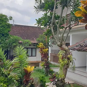 https://gangga-house.ubudhotelsnow.com